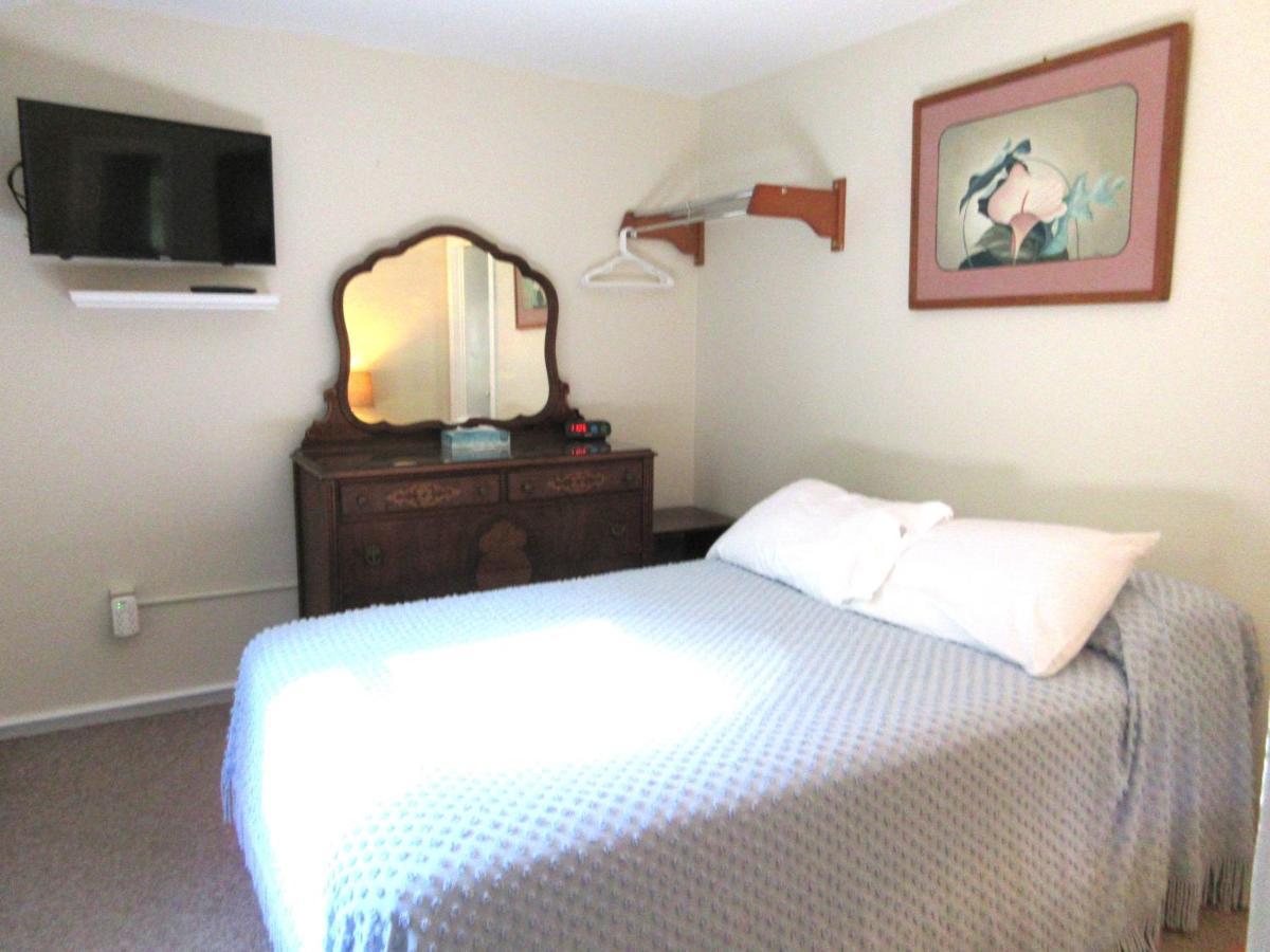 Mcgregor Inn Motel Wilton Eksteriør bilde